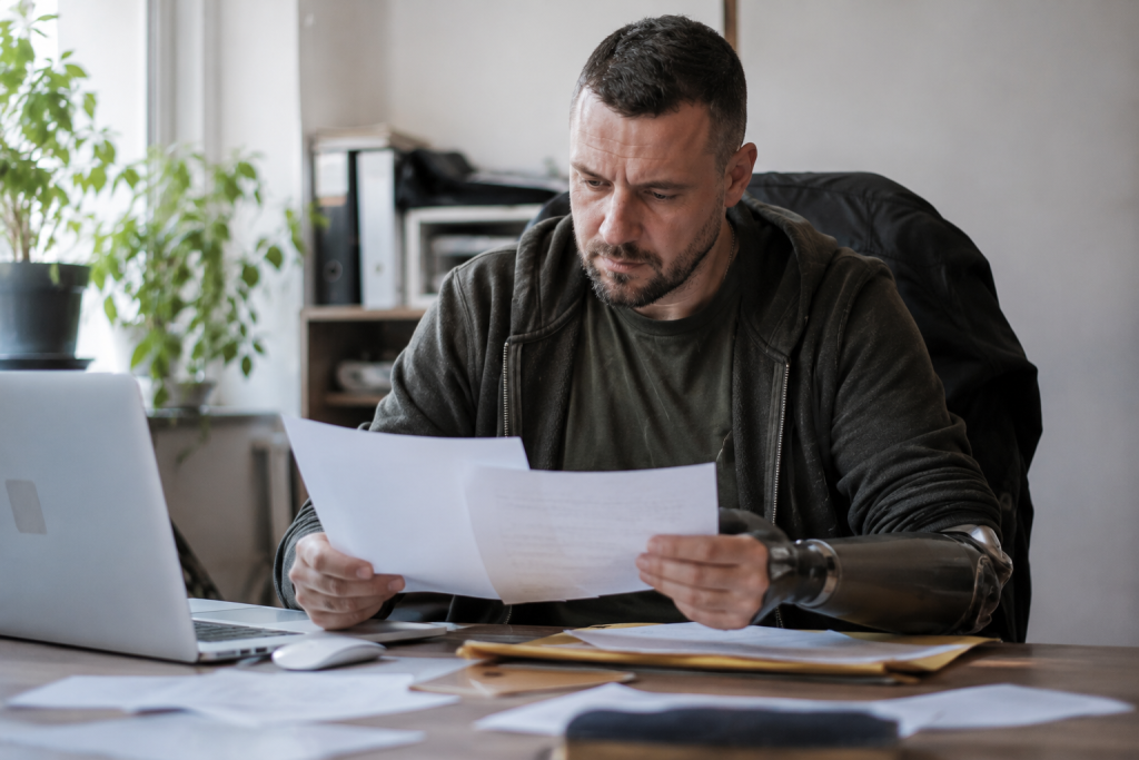 Інвалідність військовослужбовцю після демобілізації – ветеран готує документи для оформлення статусу